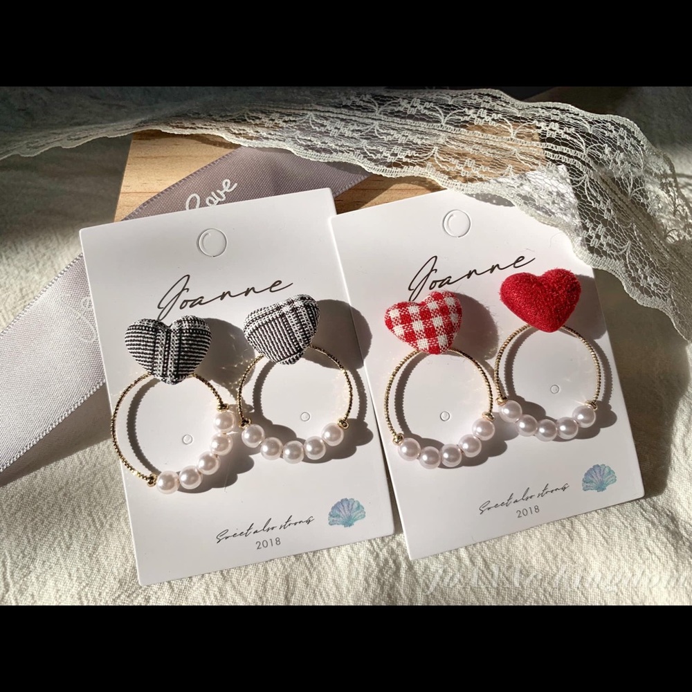 heart with faux pearl earrings